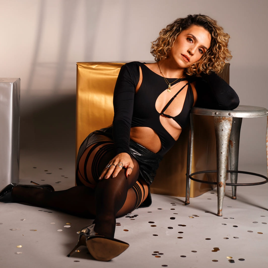 Sienna Lyons
